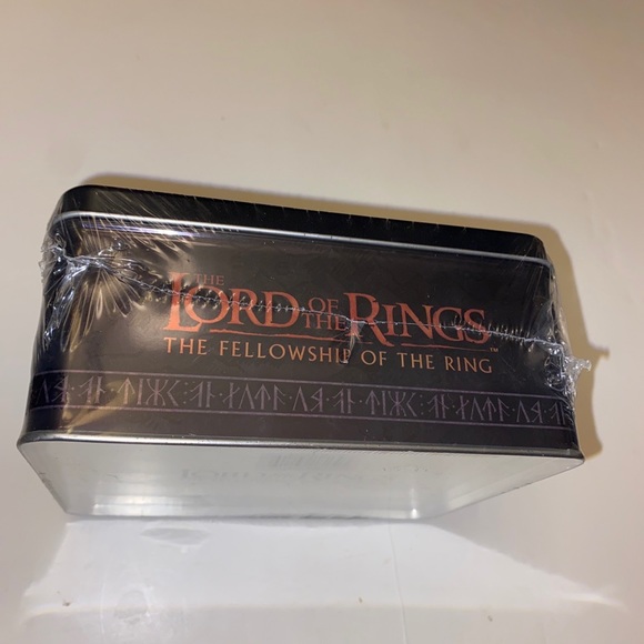 Lord Rings Fellowship Frodo Ring Action Flipz Cards Tin Sealed LOTR Artbox Blue - Picture 3 of 6
